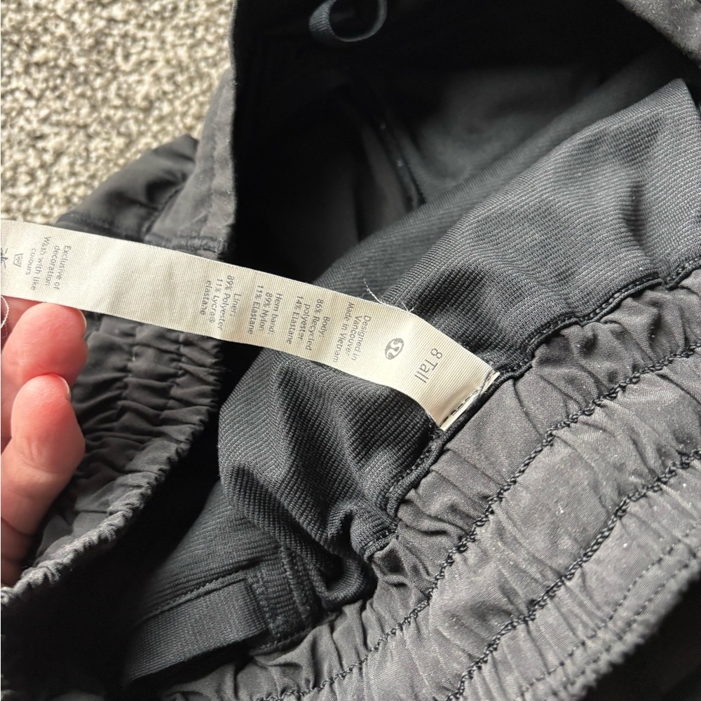 Black lululemon hotty hot short 8 tall